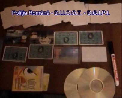 O grupare de falsificatori de carduri condusă de un orădean a scos peste 600.000 euro din conturile unor americani (VIDEO)